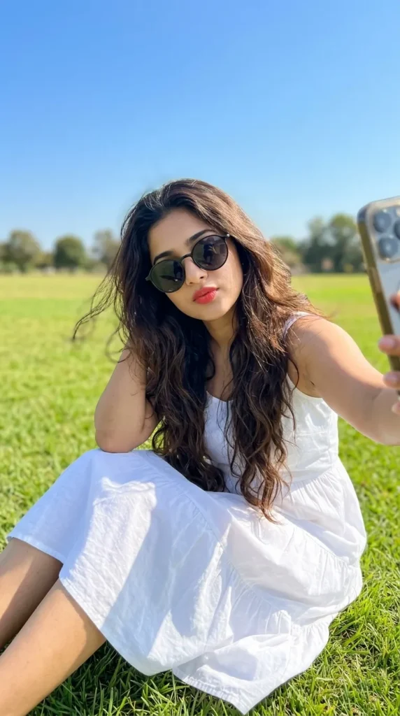 Playful Outdoor Selfie Portrait Prompt: Summer Lifestyle Aesthetic